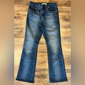 Levi Strauss LIKE NEW 725 high rise bootcut. Size 28